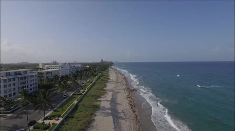 Flying low at West Palm Beach